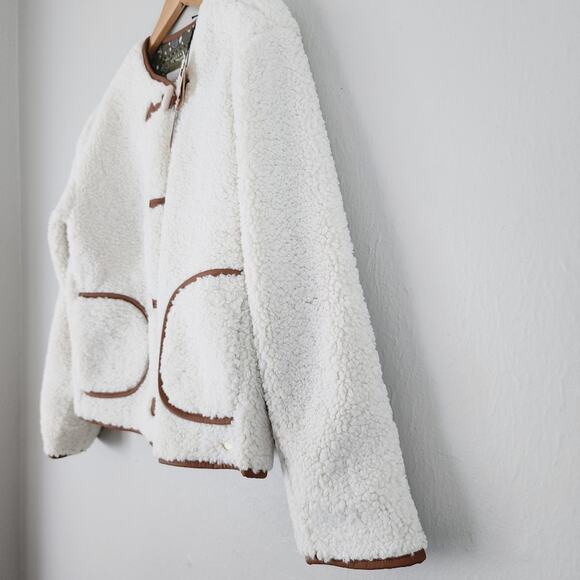 NEW Scotch & Soda Short Teddy Toggle Jacket in Cream - Picture 5 of 13